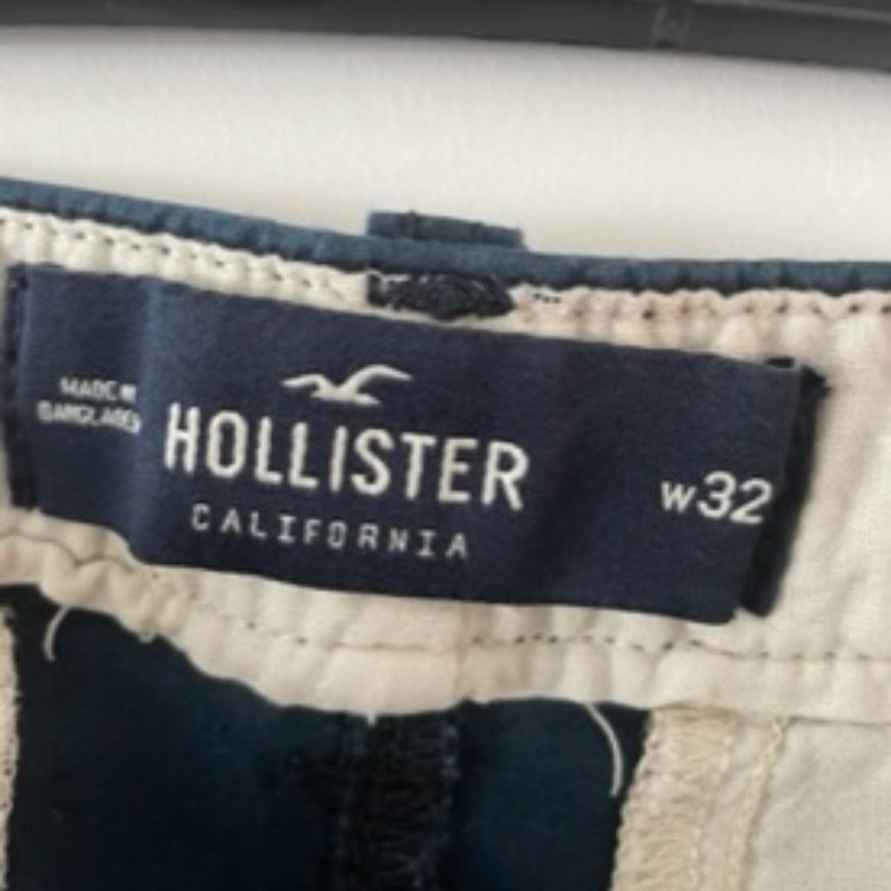 Hollister Shorts, Dark blue,  W 32 - Free Shirt (S) with purchase of the shorts - Picture 2 of 4